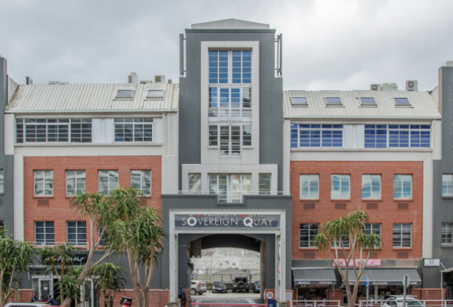 242m² Office To Let in Green Point