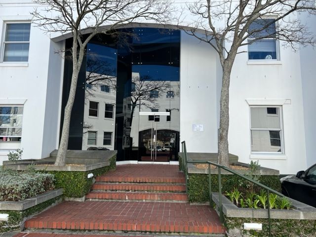 185m² Office To Let in Claremont