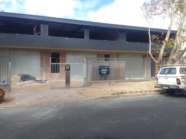 333m² Mini Factory To Let in Westlake