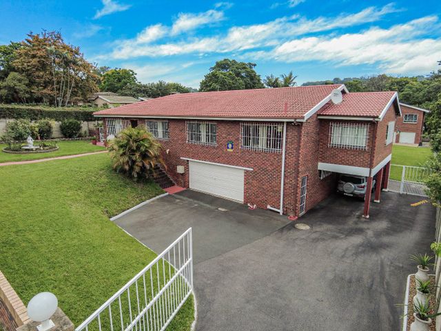 A Stunning Pinetown Gem: Three Homesteads, Limitless Possibilities, and No Renovations Required!