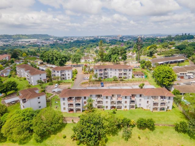 2 Bedroom Flat For Sale in The Wolds