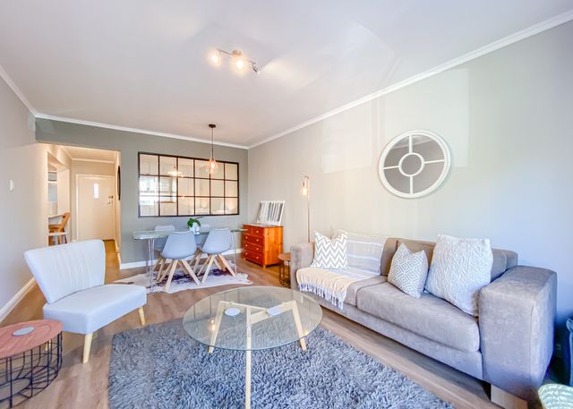 1 Bedroom Apartment For Sale in Sea Point