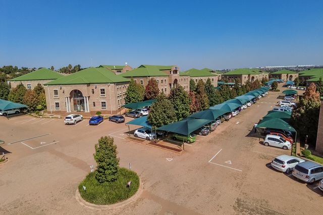 FROM SINGLE OFFICES UP TO 1500m2 OFFICE SPACE TO LET IN HIGHVELD, CENTURION