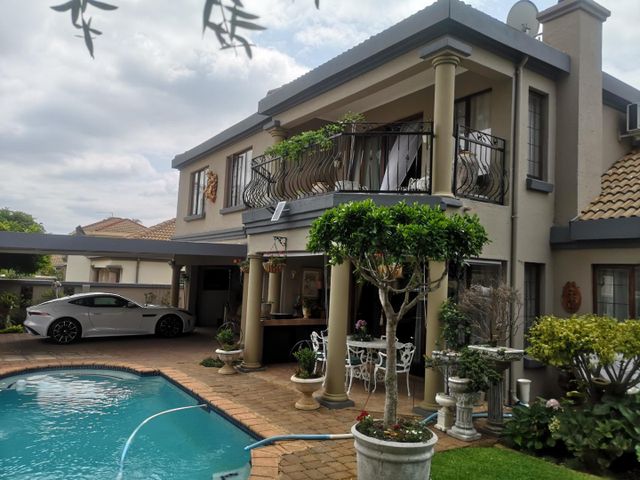 3 Bedroom House For Sale in Highveld