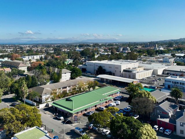 Commercial Property - Great Investment In Somerset West Central.