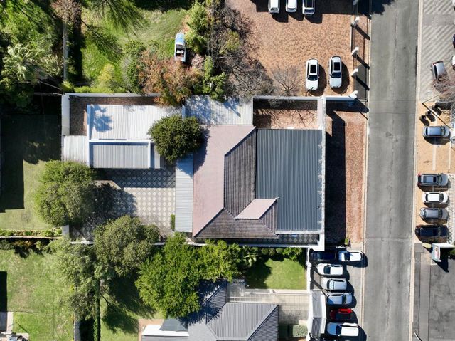 COMMERCIAL PROPERTY - PRIME LOCATION IN SOMERSET WEST CENTRAL