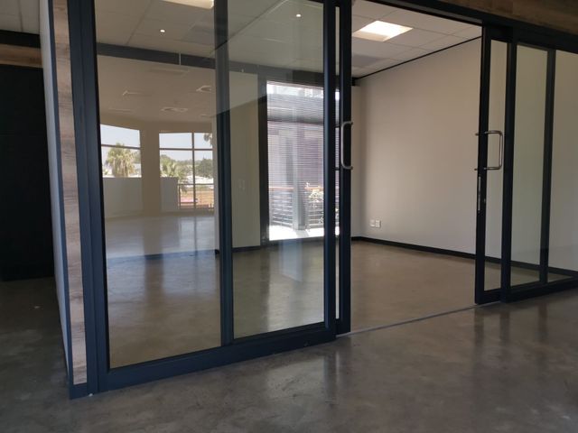 Office  space 156m2 available in Durbanville CBD situated at Village Square Centre