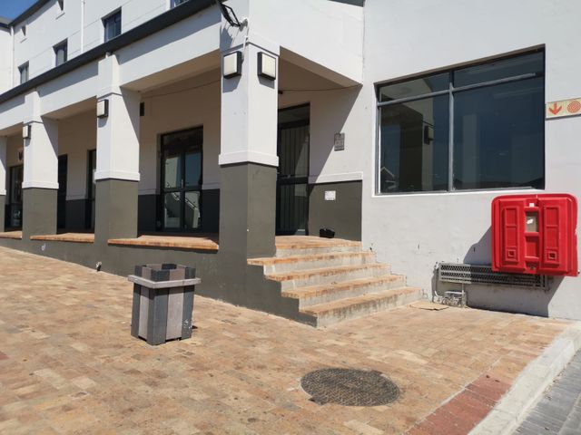 122m² Retail To Let in Durbanville Central