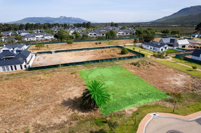 Exclusive Building Packages in Pearl Valley at Val Vie Estate