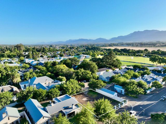 Lifestyle Estate Living in a Prime Position