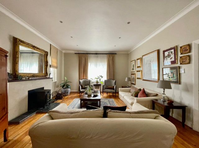 6 Bedroom House For Sale in Muizenberg