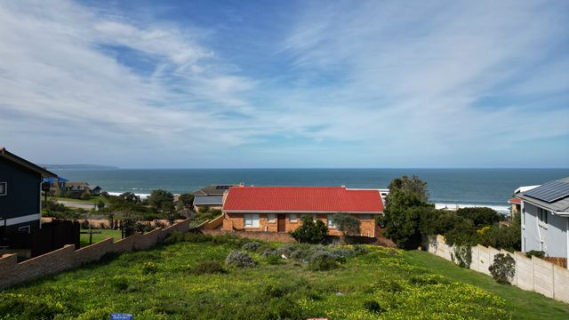 Perfectly nestled within the enchanting beauty of Boggomsbaai
