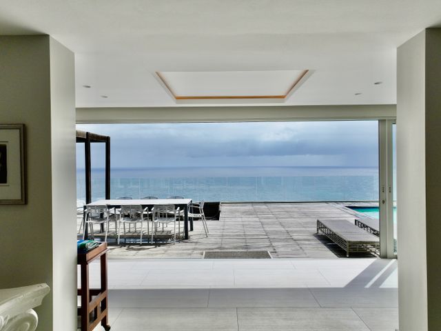 Luxurious 3 Bedroom Retreat with Breathtaking Ocean Views in Bantry Bay, Cape Town