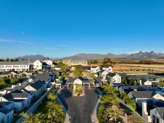 Exclusive Plot and Plan Offering in the Captivating Cape Winelands