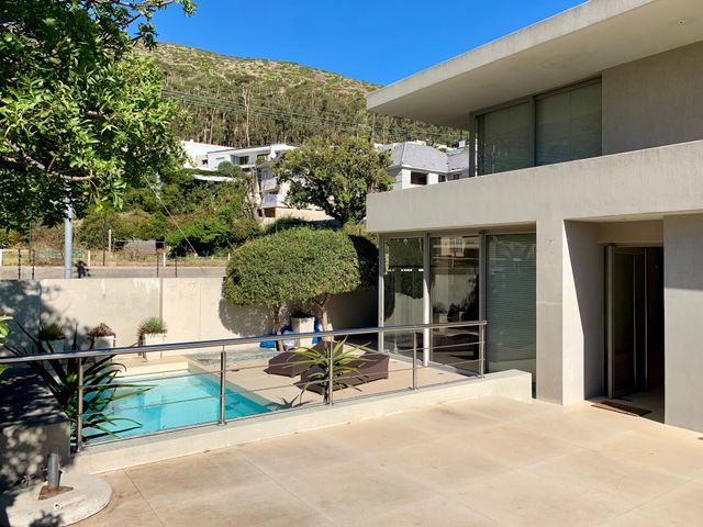 4 Bedroom House To Let in Fresnaye