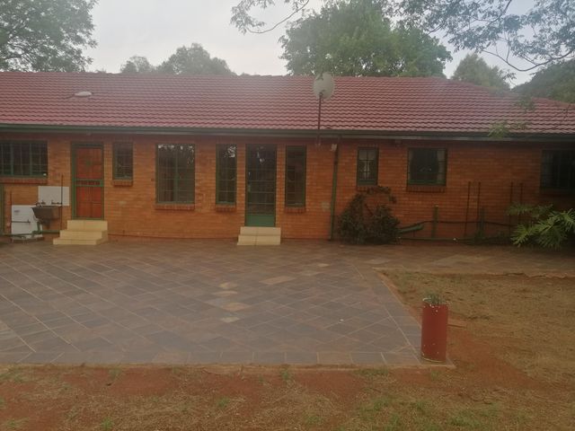 Small Holding To Let in Raslouw