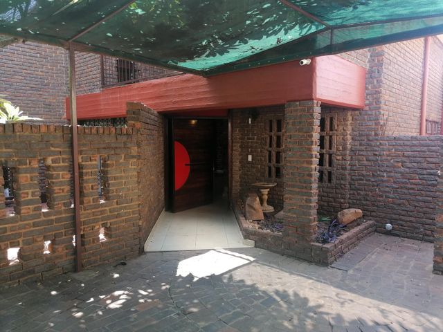 10 Bedroom House For Sale in Laudium