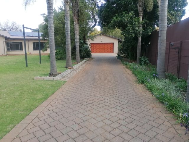 "Charming 5-bedroom house for sale in Valhalla, Centurion - perfect for a growing family!"