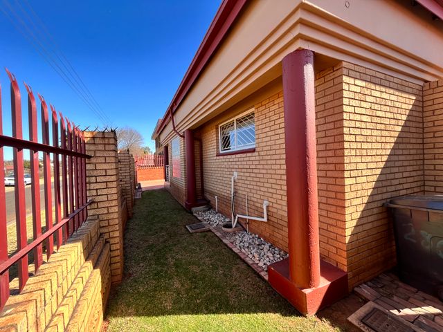 NEAT AND TIDY HOME FOR SALE IN LAUDIUM