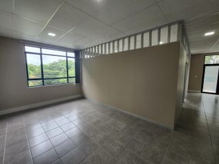 Spacious Upmarket Office to Let in Hillcrest