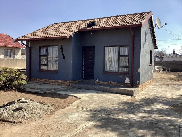 Two bedroom house for sale in Lenasia South