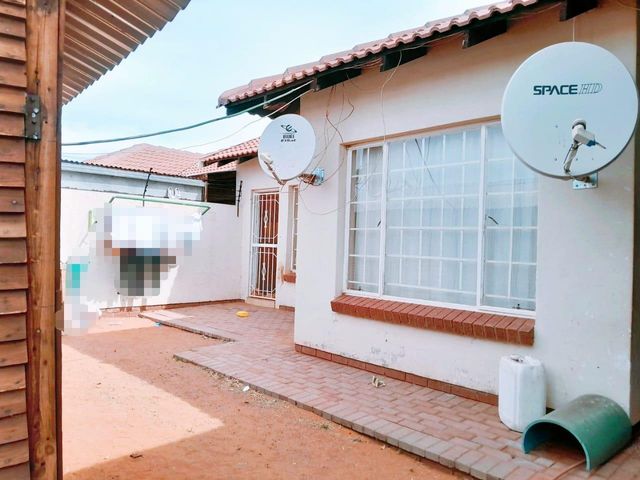 A Beautiful Two Bedroom House In A Peaceful Area Of Kathu