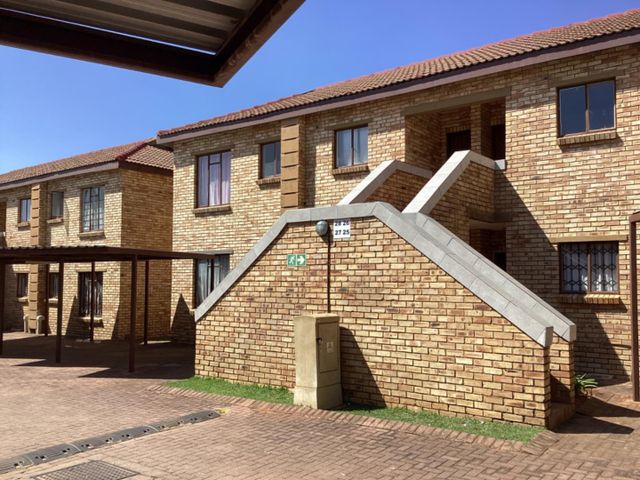 Two bedroom house for sale in  Helikonpark