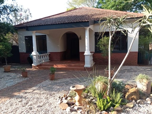 4 Bedroom House For Sale in Capital Park