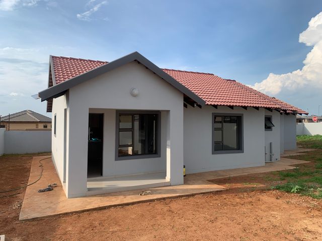 YOUR NEW HOME IN TWEEFONTEIN AWAITS YOU!!!