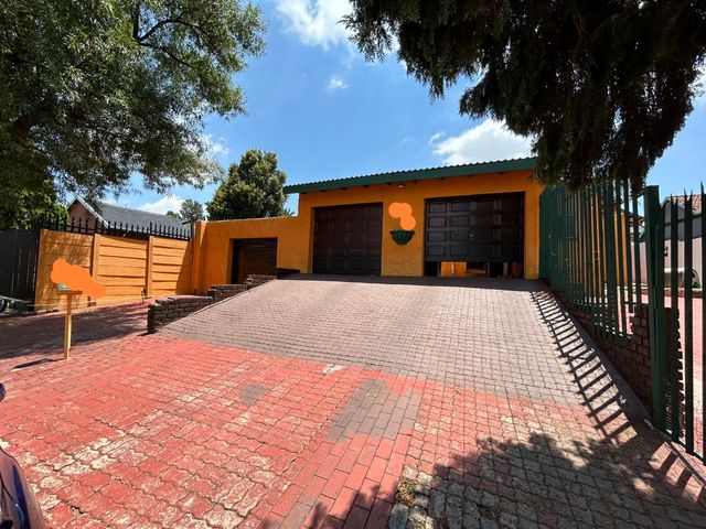 THREE BEDROOM HOUSE FOR SALE IN LINDHAVEN