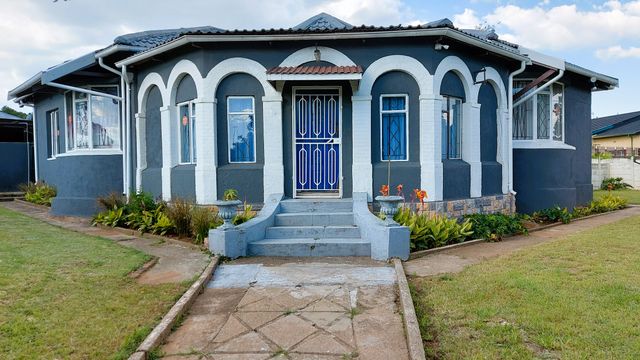 Lovely Family Home Nestled In The Northmead Area.