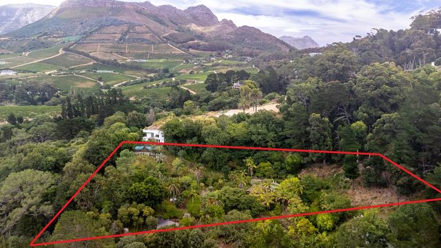 8,100m² Vacant Land For Sale in Constantia