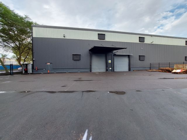 3,300m² Warehouse To Let in Springfield