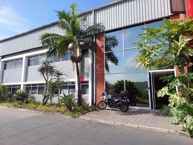 215m Office To Let In Riverhorse Valley