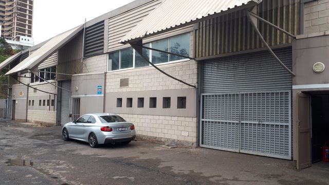 430m Warehouse To Let In Springfield