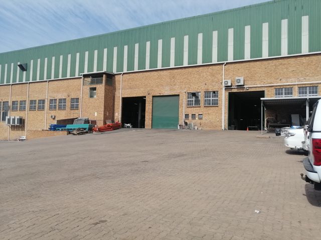 2,400m² Warehouse To Let in Westmead