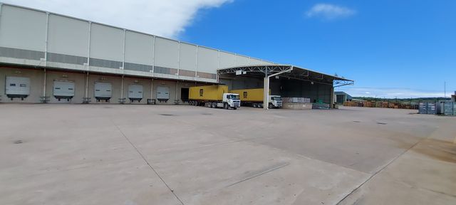 14,859m² Warehouse To Let in La Mercy