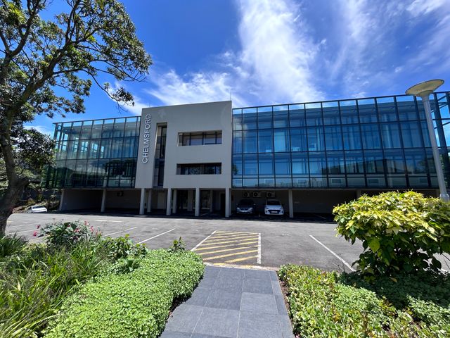 149M A-Grade Office To Let in Kloof