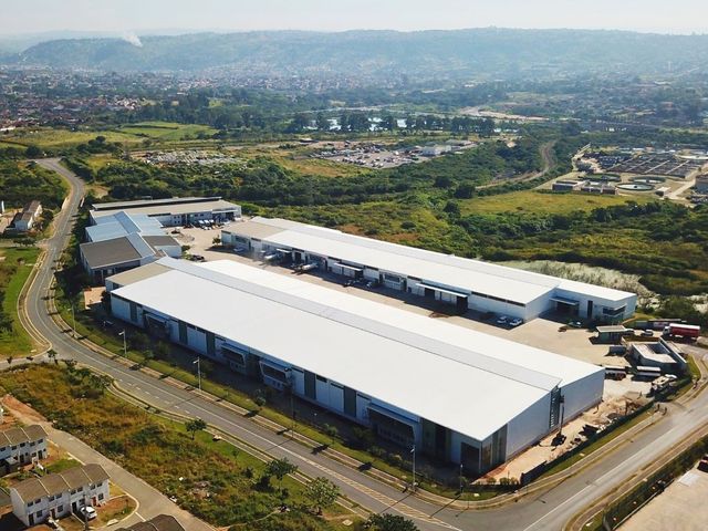 2,069m² Warehouse To Let in Cornubia