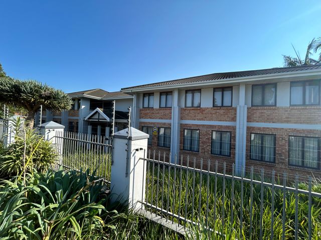 150m² Office To Let in Hillcrest Central