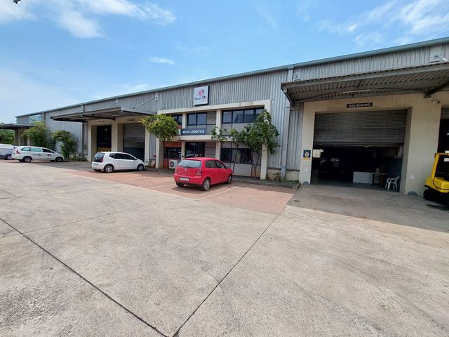 825m² Warehouse To Let in Riverhorse Valley