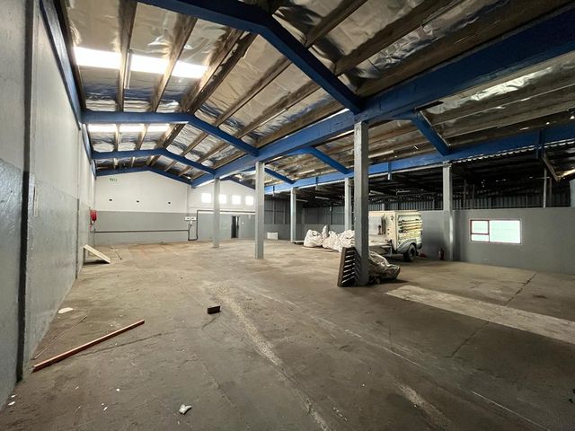 400m² Warehouse To Let in Gately