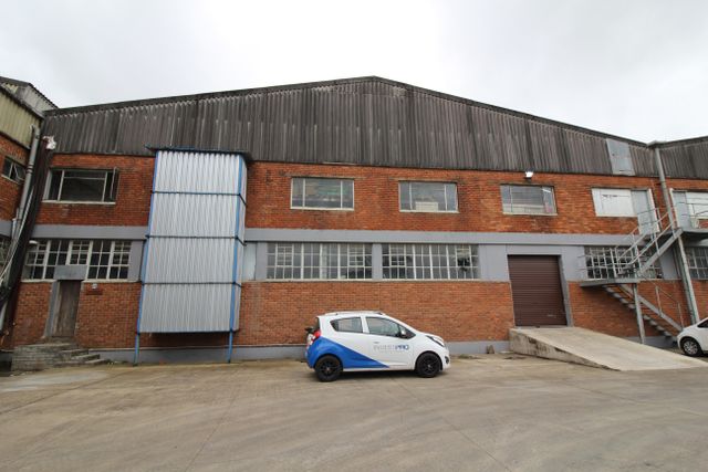 324m² Warehouse To Let in Wilsonia