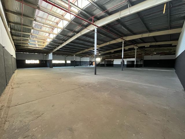 1,042m² Warehouse To Let in Wilsonia
