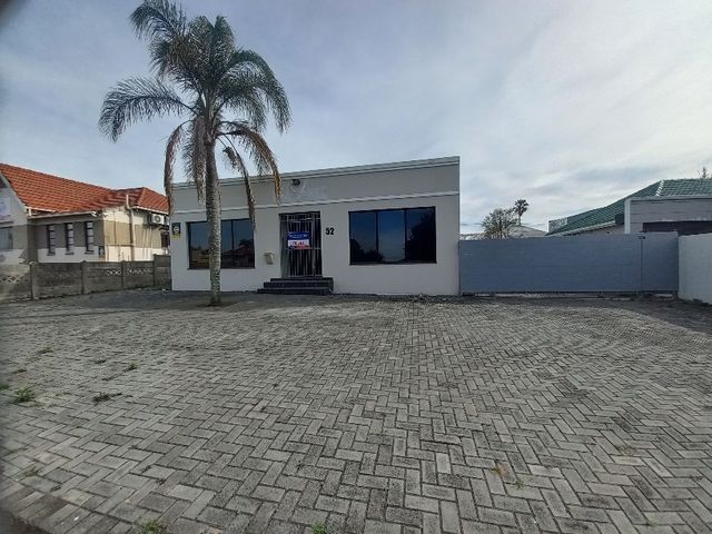 298m² Business Centre To Let in Berea