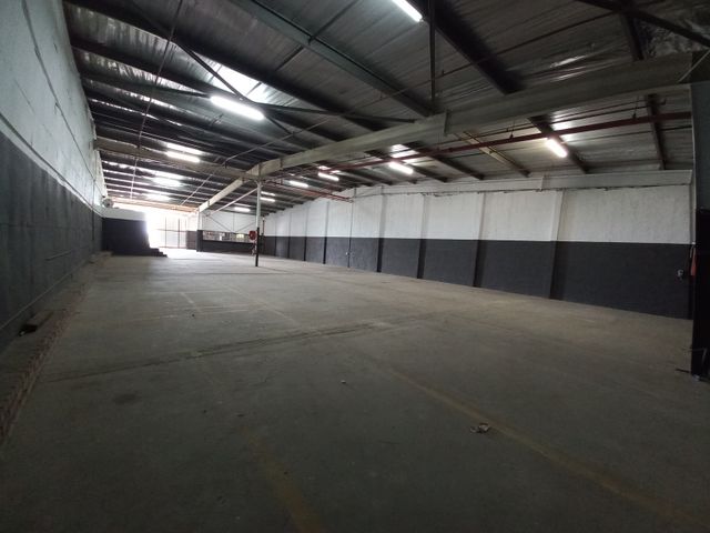 750m² Warehouse To Let in Wilsonia
