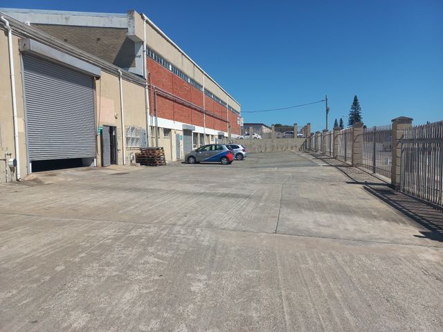 250m² Warehouse To Let in Woodbrook