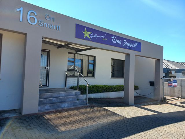 90m² Office To Let in Nahoon