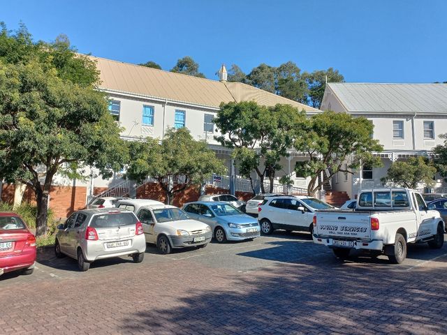 312m² Office To Let in Berea