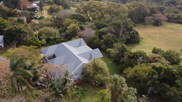 6 Bedroom House For Sale in Hickmans River